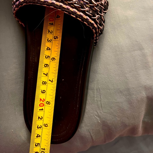 Chanel Slides - Picture 3 of 5